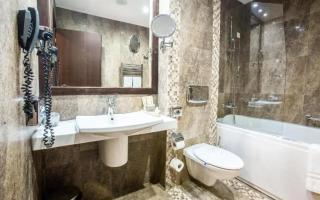 Alpin Resort Hotel - Apartament 2403; 2404
