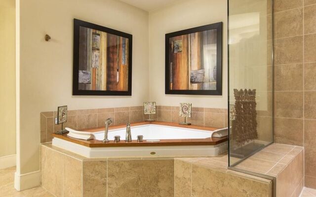 Turquoise Place Unit 1806D