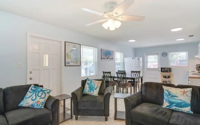 Waterfront Okeechobee Getaway w/ Backyard Dock!