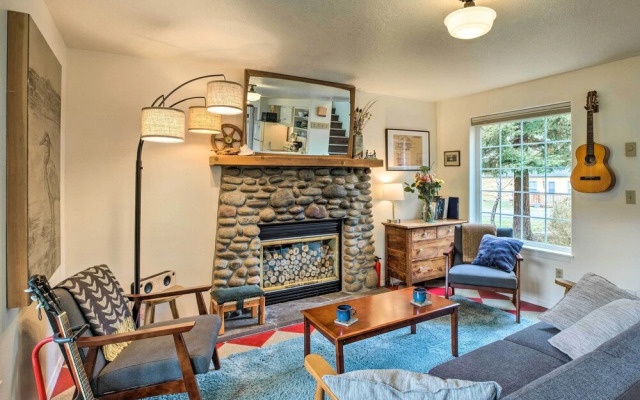 Charming Rockaway Beach House, Walk to Ocean!