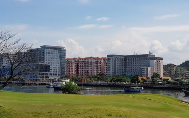 Marina Court Luxury Penthouse