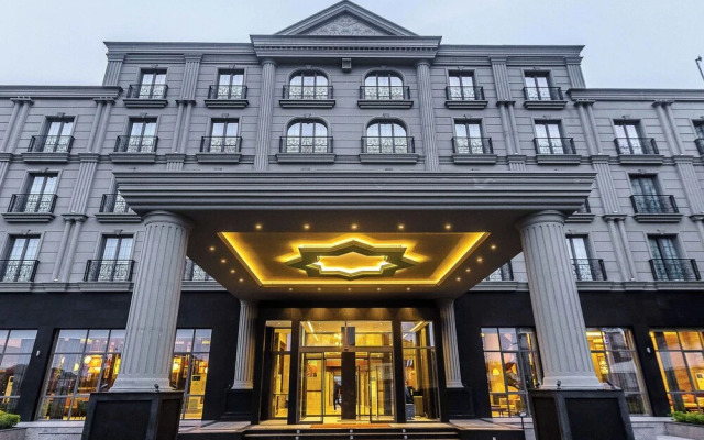 J's Signature Hotels
