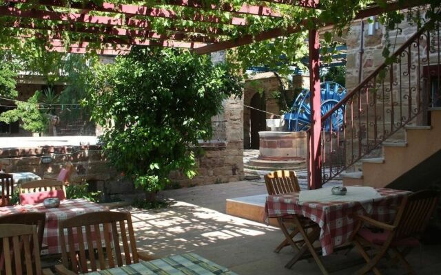 Manganos Hotel