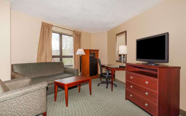 Days Inn by Wyndham Utica