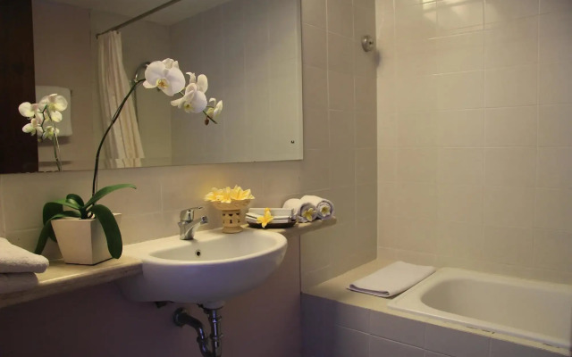 Grand Santhi Hotel