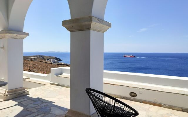 La Chapelle Est in Tinos