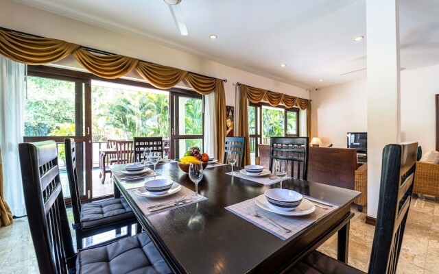 Cozy 3 BR Pool Villa close to Town CV3L