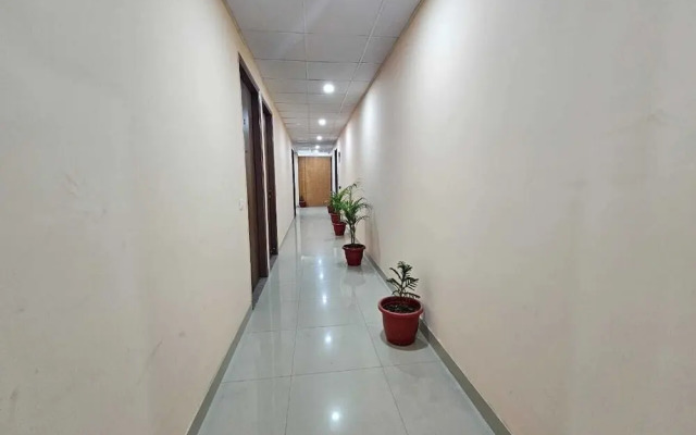 Hotel Vistacrest Noida Sector 104