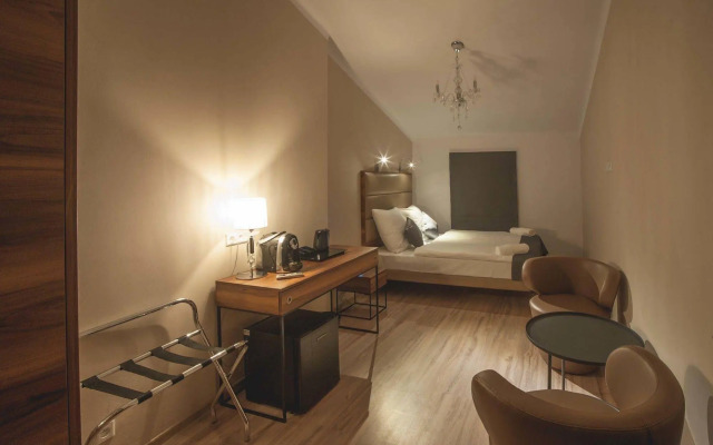 Pergamin Royal Apartments