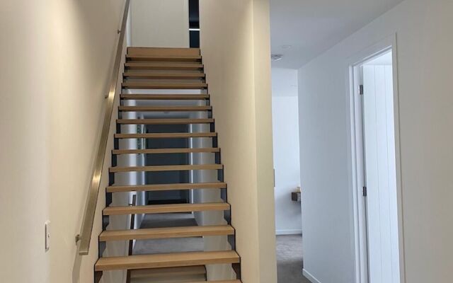 Gold Coast Private Villas - Waterfront Villas