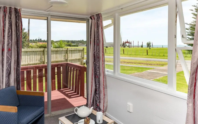 Waitangi Beach Bach 30A