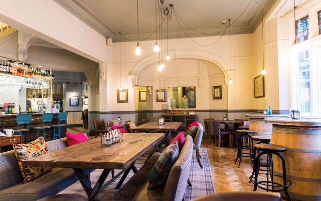 Toll House Inn