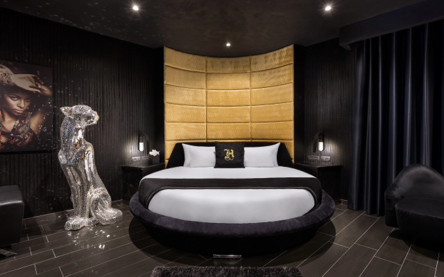 H Hotel