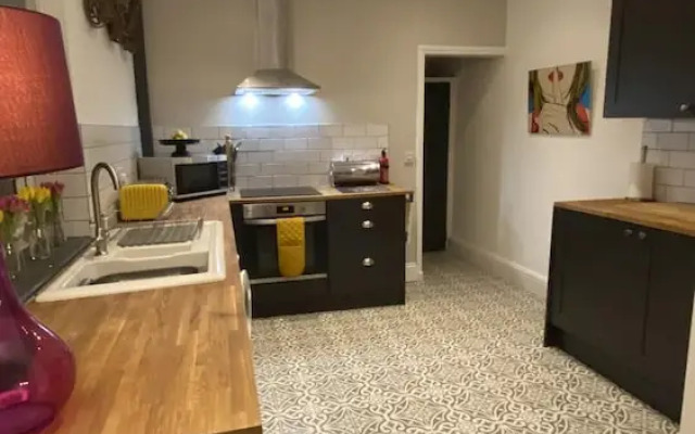 Refurbished 3 Bed House in Manchester
