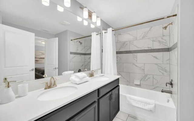 1569plunker 4 Bedroom Townhouse