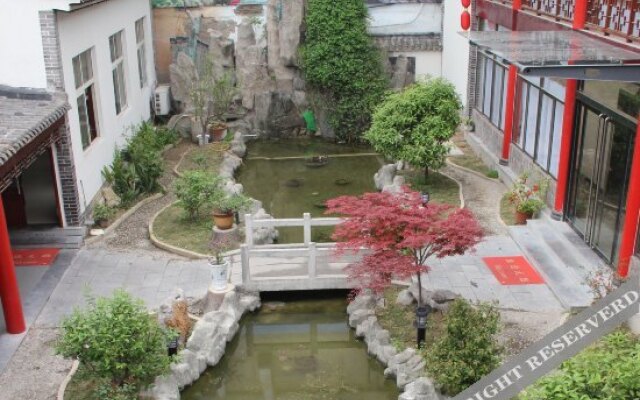 Zhuang Hu Cun Hotel