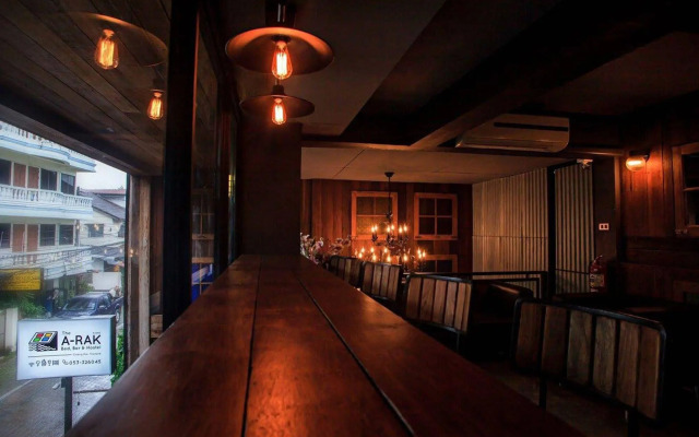 The Arak Bed Bar and Hostel
