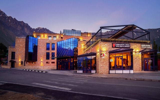 Отель Porta Caucasia