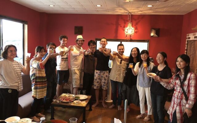 Happy Closet & Wasamon Hostel