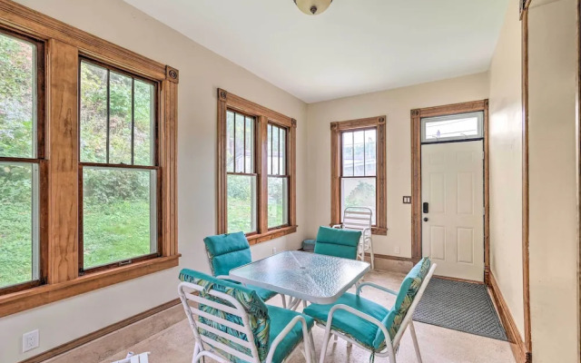 < 1 Mi to Downtown: Historic Dubuque Gem!