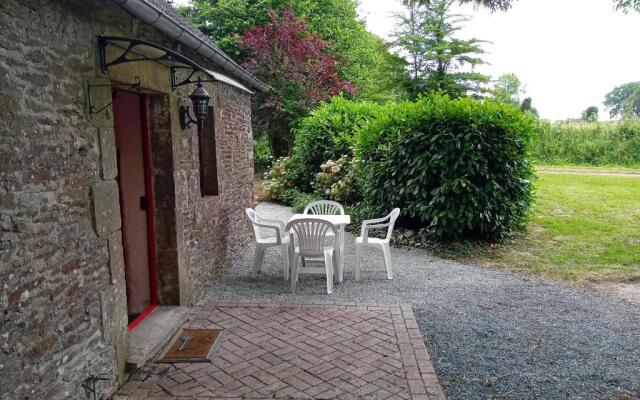 character breton cottage