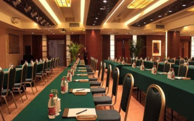 Jinling Danyang Hotel