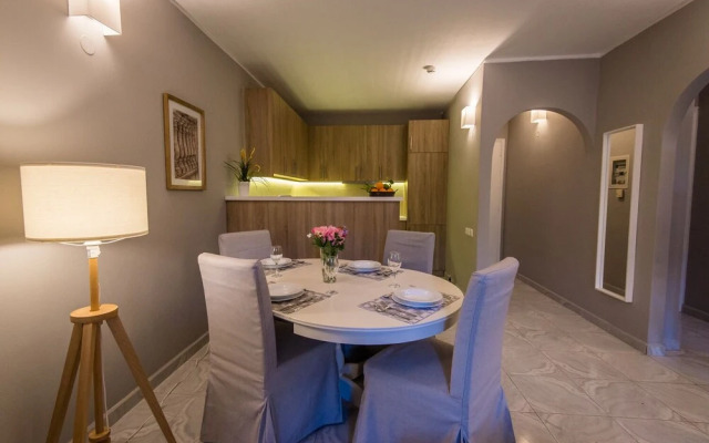 Regalo Apartments