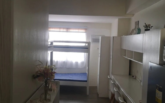 Studio Unit Around Recto U-belt