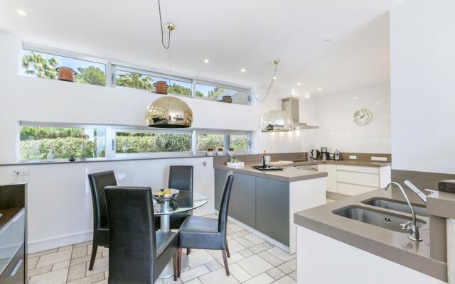 Villa BAY Blue by Priority