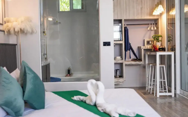 Best Time Pool Suites