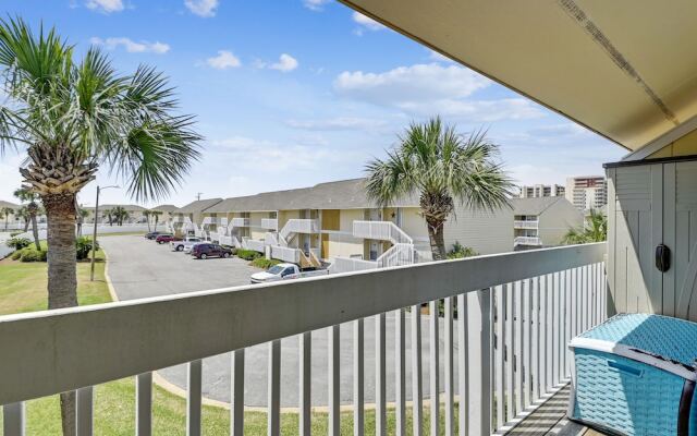 Sandpiper Cove 8229 Studio Bedroom Condo by RedAwning