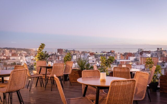 Arya Stadium Hotel