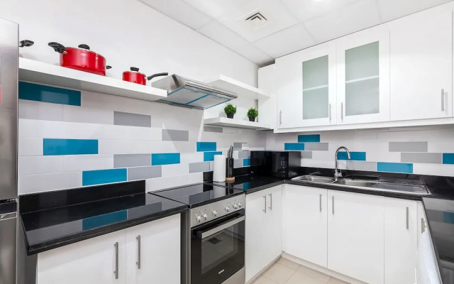 Panoramic Spacious City View 2BR Escape