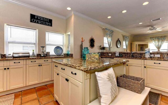 Sunset Point Apartment 4