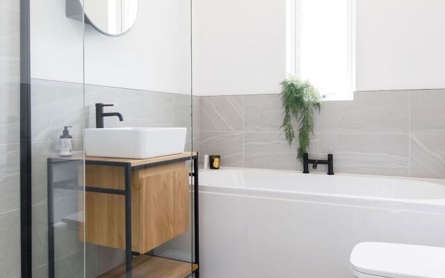 Stylish 2 Bed City Stay