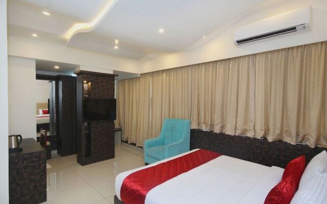Golden Amulya Rest Wings