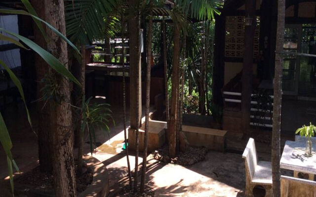 Sam's Jungle Guesthouse