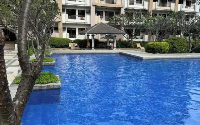 Alabang Condo by Lyre