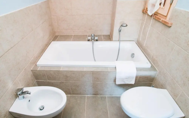 Luxury 2 Rooms Apt Azure in Siena Resort
