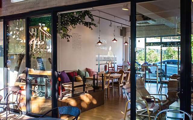 Paju Mori Café Pension