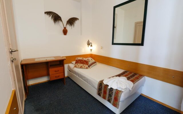 Beach House Hotel