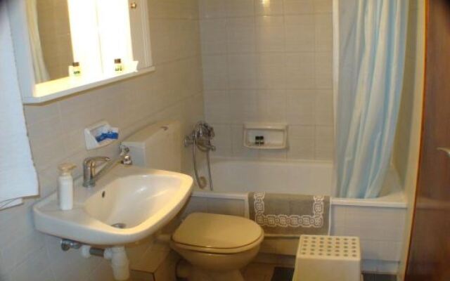 Idiston  Rooms & Suites
