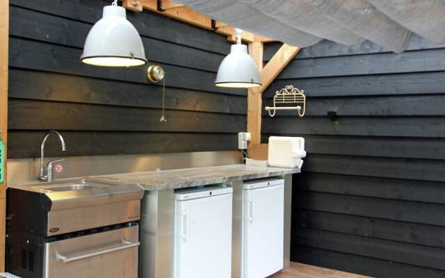 Cosy Holiday Home In Loosdrecht With Pool
