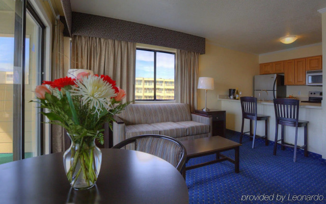 Sailport Waterfront Suites