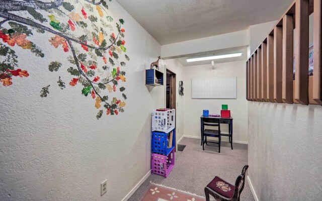 Pet-friendly Munds Park Retreat w/ Wraparound Deck