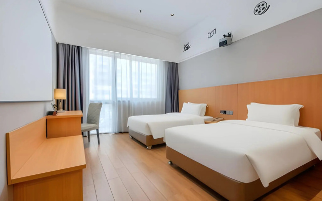 Carrianna Hotel