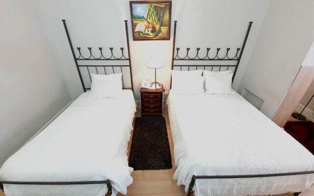 Residencia LIS B&B and Parking