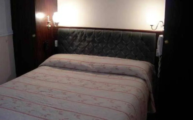 Hallam Hotel