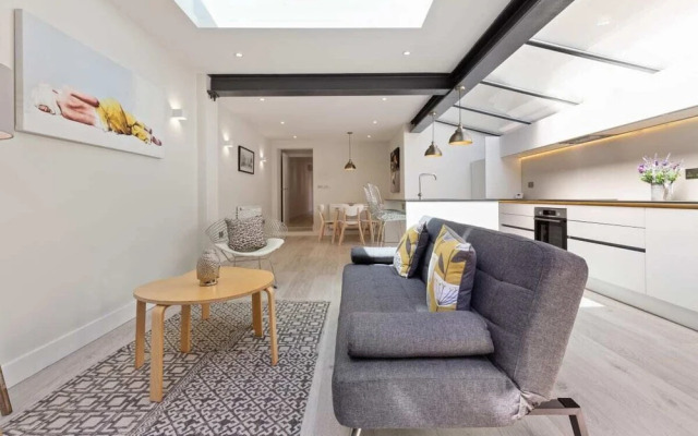 Elegant 2 Bed Apt W/patio nr West Hampstead