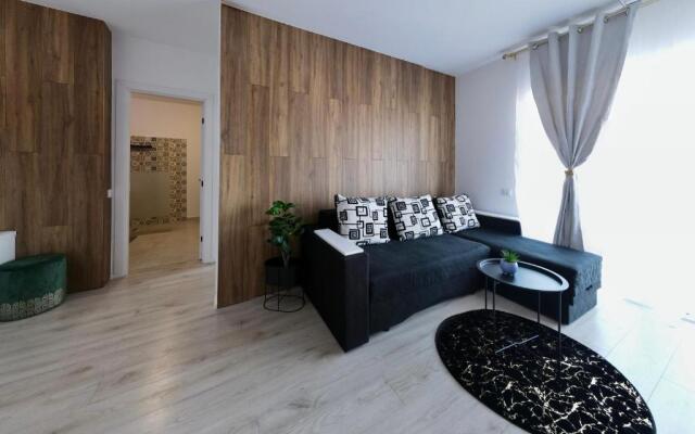 Cozy apartment w balcony&parking